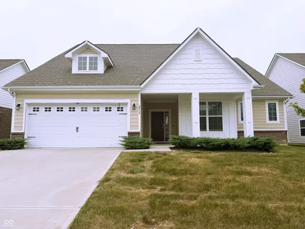 2538 Riviera Place, Greenwood, IN 46143