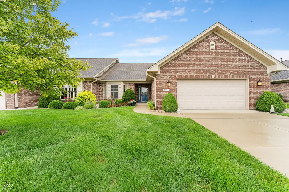 3971 Melbourne Drive, Columbus, IN 47203 - #1