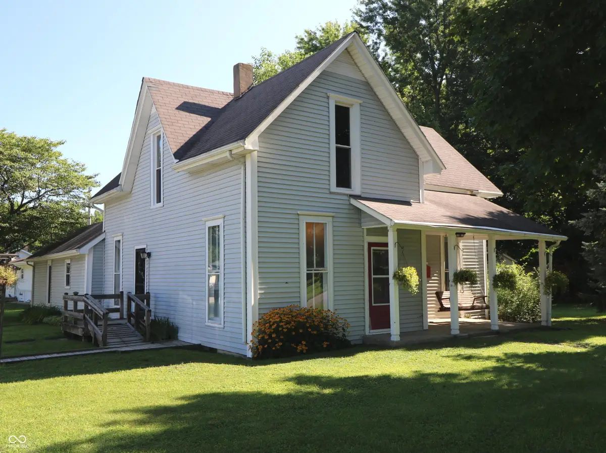 302 E Washington Street, Waynetown, IN 47990 - #1