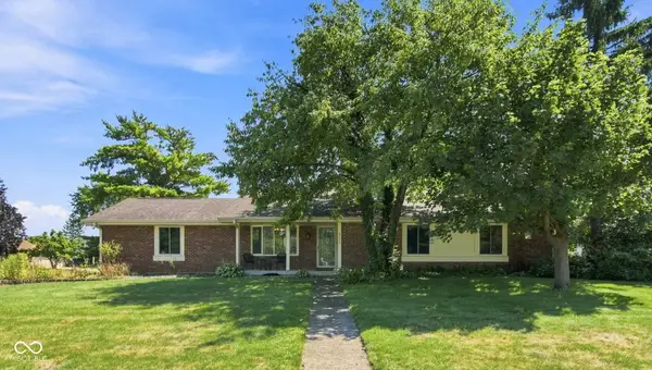6711 Live Oak Road, Indianapolis, IN 46214