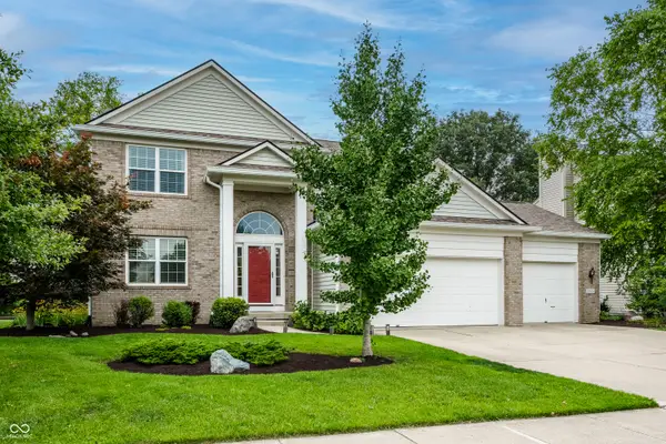 16604 Lakeville Crossing, Westfield, IN 46074