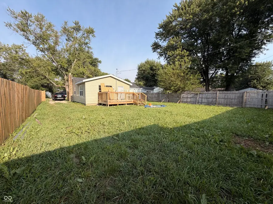621 Della Road, Columbus, IN 47203 - #3