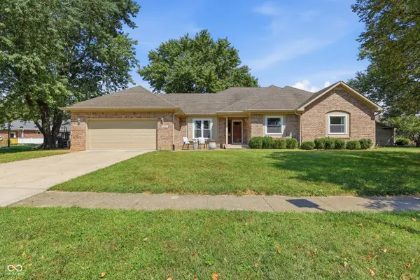 155 Williamsburg Lane, Franklin, IN 46131