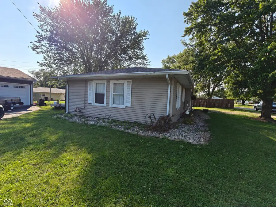 663 Van Avenue, Shelbyville, IN 46176 - #2
