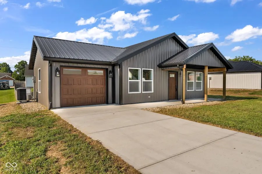 406 E College Street, Bainbridge, IN 46105 - #2