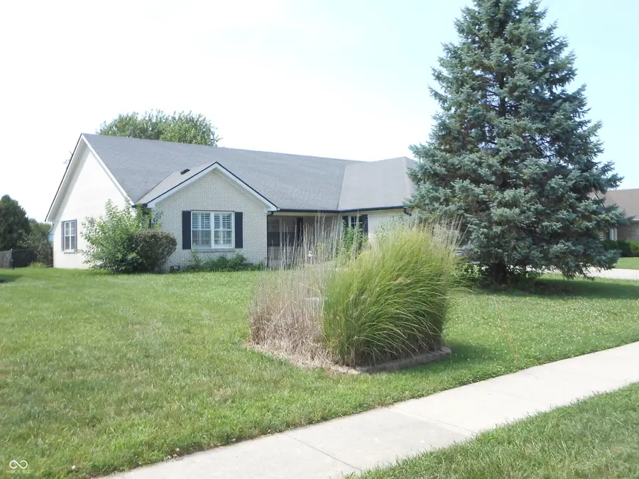 4140 S Danita Court S, New Palestine, IN 46163 - #3