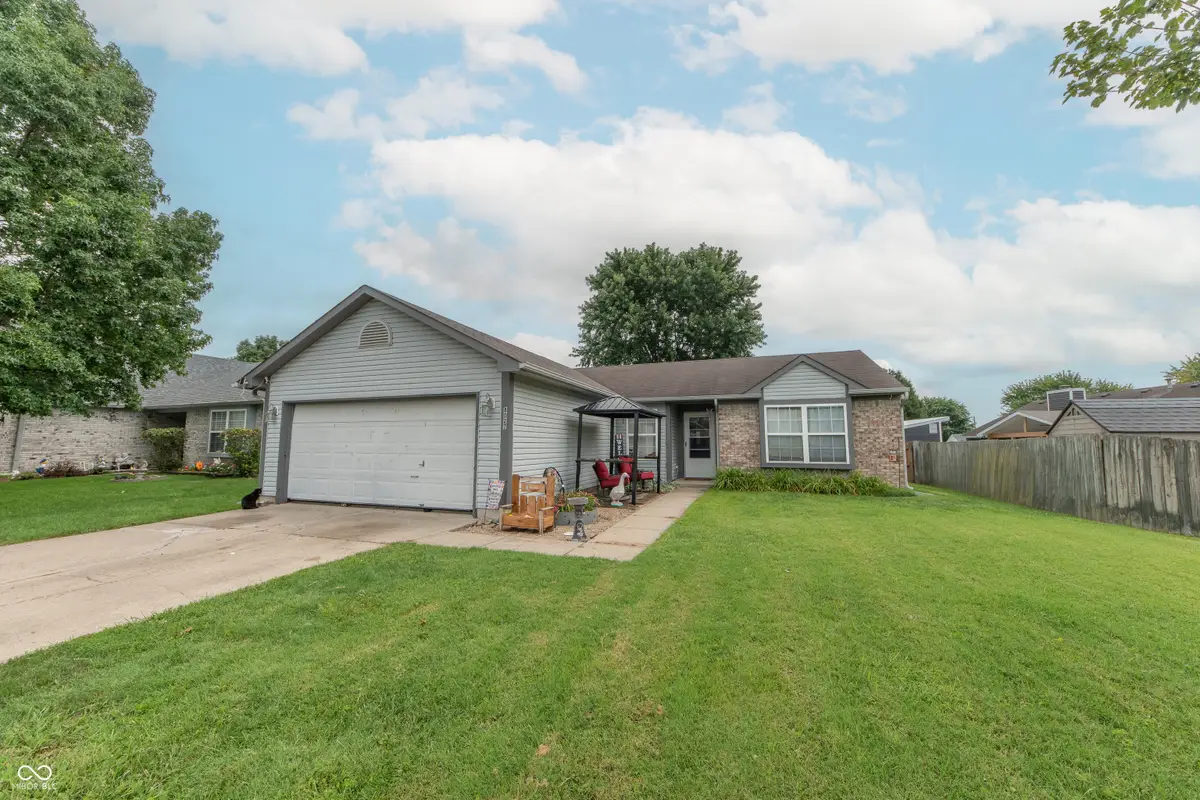 8027 N Burbrink Drive, Columbus, IN 47201 - #1