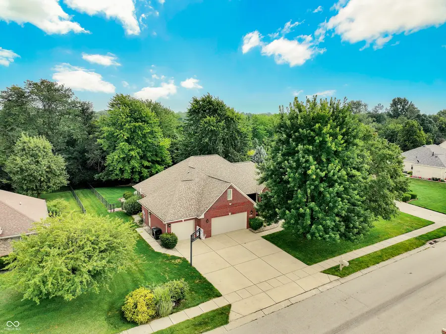 1347 N Manchester Drive, Greenfield, IN 46140 - #2