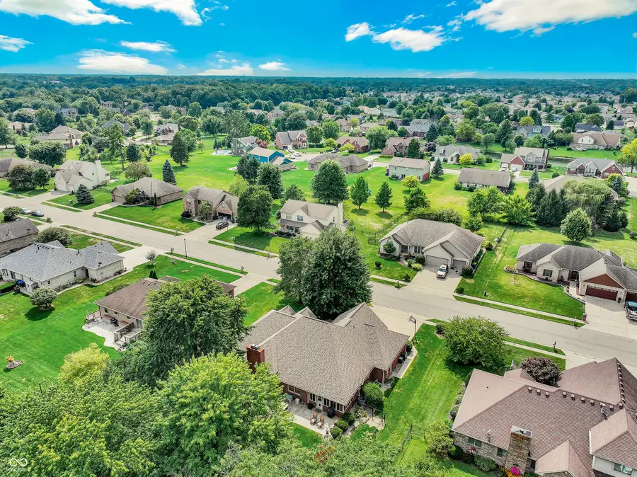 1347 N Manchester Drive, Greenfield, IN 46140 - #3
