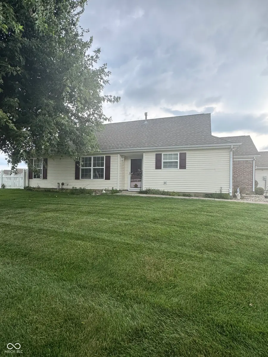 909 W Lincoln Park West Drive, Greenwood, IN 46142 - #3