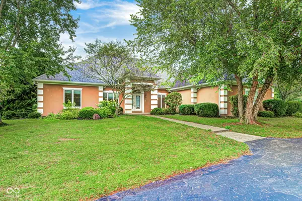 9337 N Oak Creek Drive, Mooresville, IN 46158