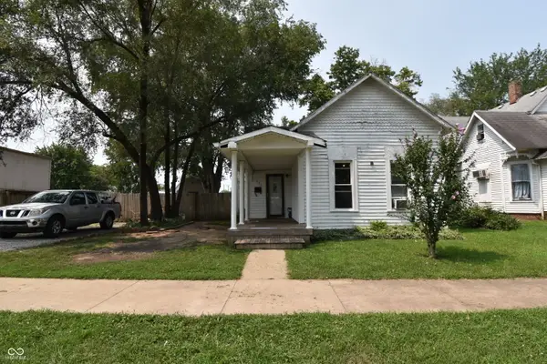 1432 Sycamore Street, Columbus, IN 47201