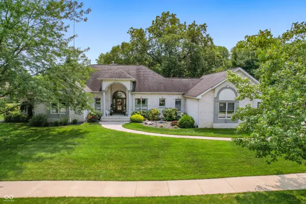 2541 W Apple Blossom Lane, Columbus, IN 47201