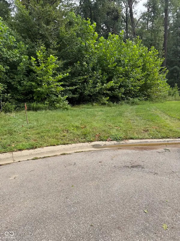 5066 Oak Ridge Trail, Columbus, IN 47201