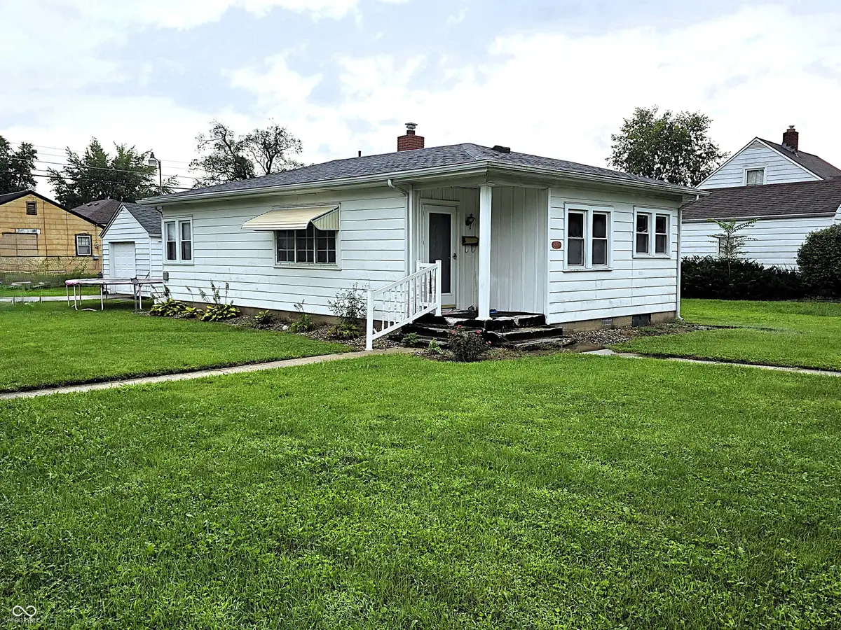 30 W 39th Street, Anderson, IN 46013 - #1