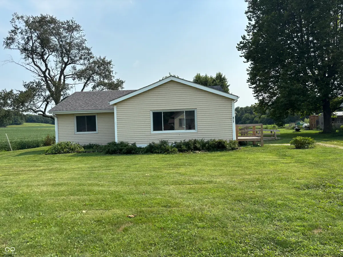 407 E Log Street, Carthage, IN 46115 - #1