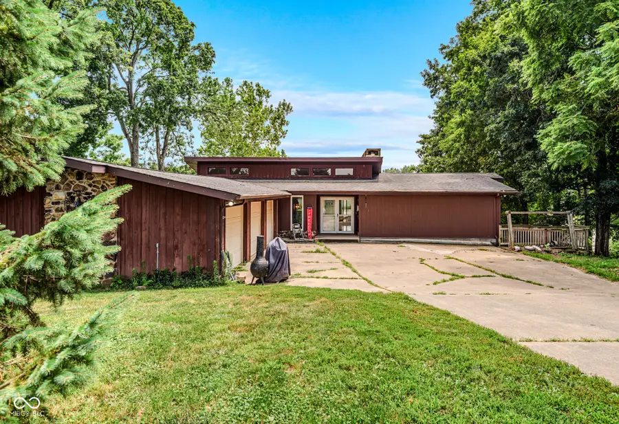 16451 E Lake Shore Drive N, Hope, IN 47246 - #2