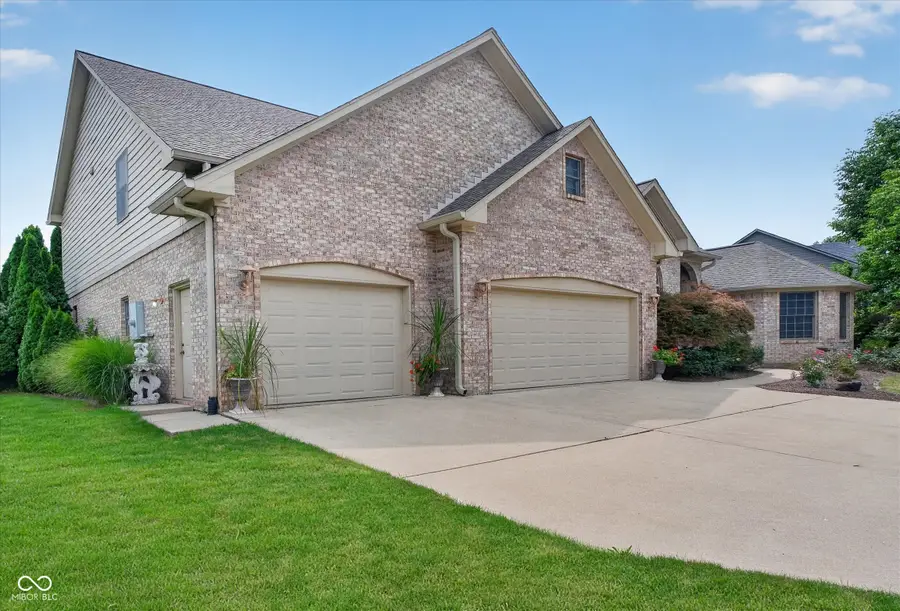 4365 W Woodbridge Lane, New Palestine, IN 46163 - #3