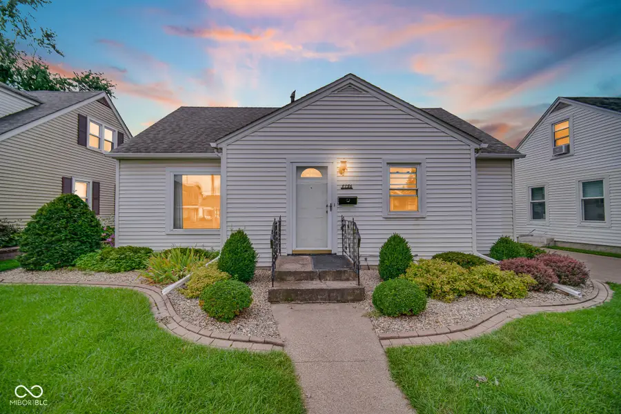 8736 Cottage Grove Avenue, Highland, IN 46322 - #2
