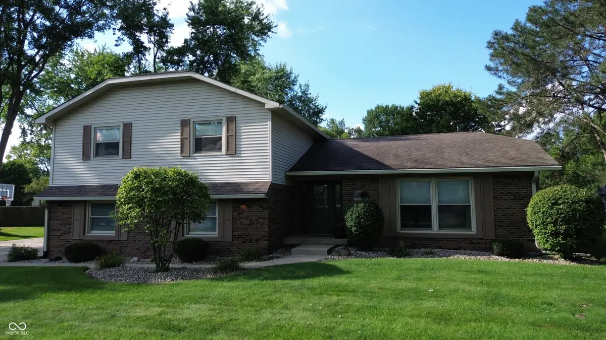 204 S Oak Boulevard Drive, Greenfield, IN 46140 - #1