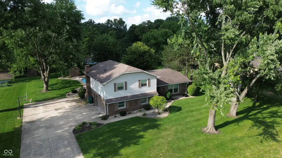 204 S Oak Boulevard Drive, Greenfield, IN 46140 - #2