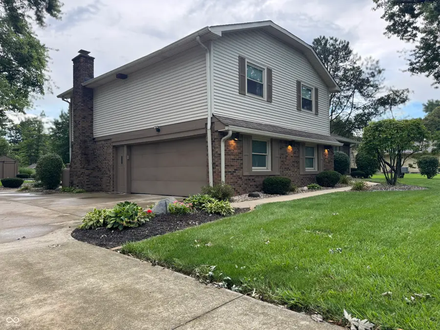 204 S Oak Boulevard Drive, Greenfield, IN 46140 - #3