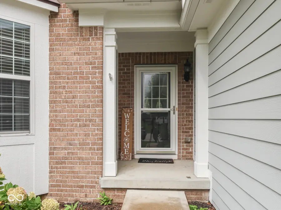 526 King Fisher Drive, Brownsburg, IN 46112 - #3
