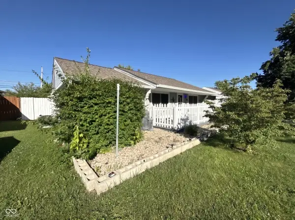 641 Sweetbriar Drive, Whiteland, IN 46184