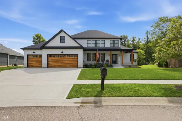 1913 Deer Creek Circle, Columbus, IN 47201