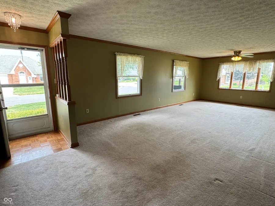 399 Vinewood Drive S, Brownsburg, IN 46112 - #3