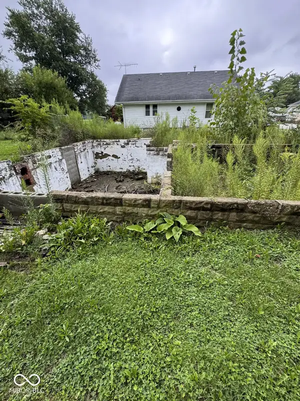 102 E Harrison, Saint Paul, IN 47272