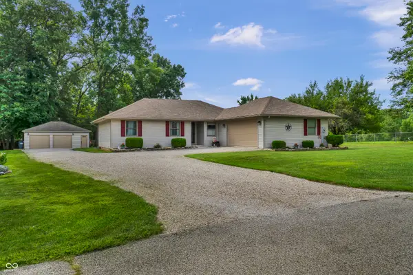 5195 N Camelot Way, North Vernon, IN 47265