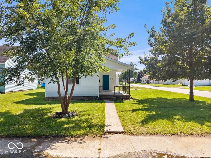 1301 S J Street, Elwood, IN 46036 - #2