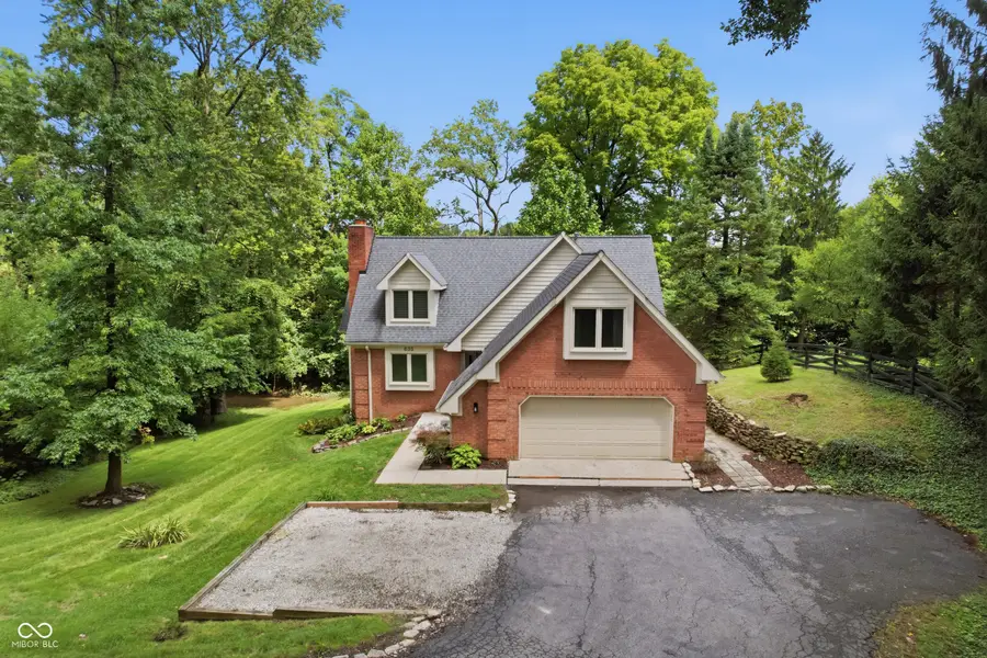 635 Mulberry Street, Zionsville, IN 46077 - #3