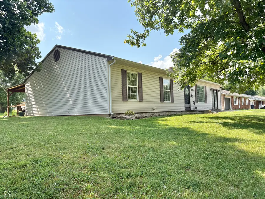 8862 N Shawnee Drive, Columbus, IN 47201 - #3