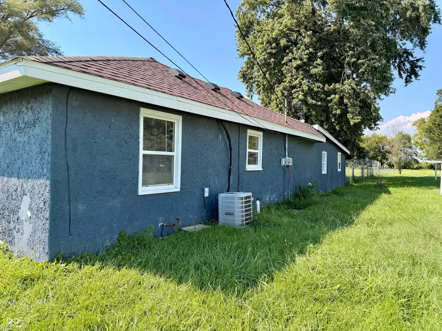 1370 E 225 S, Shelbyville, IN 46176 - #3
