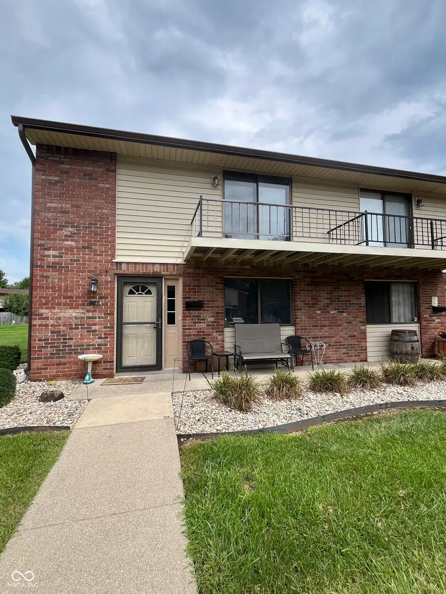 989 Greenwood Trail W, Greenwood, IN 46142 - #2