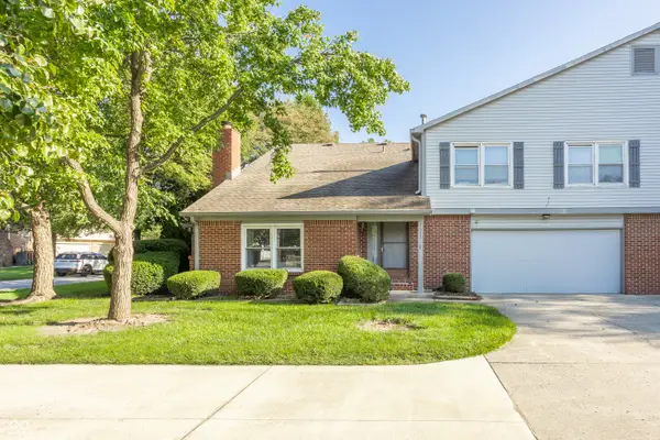 7547 Farm View Circle E, Indianapolis, IN 46256