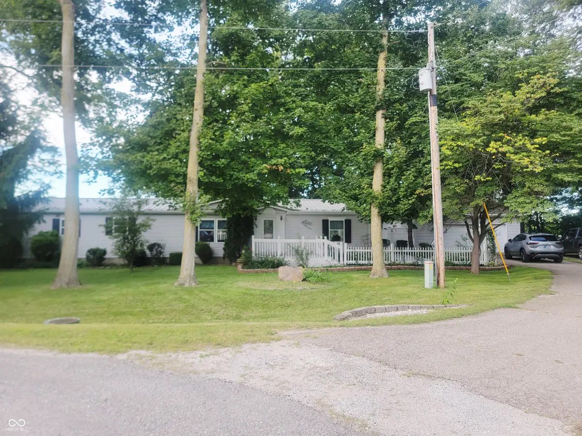 592 N Paradise Drive, Rochester, IN 46975 - #1