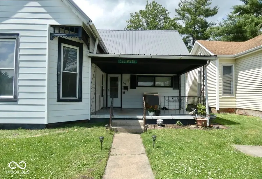 528 W 5th Street, Seymour, IN 47274 - #3