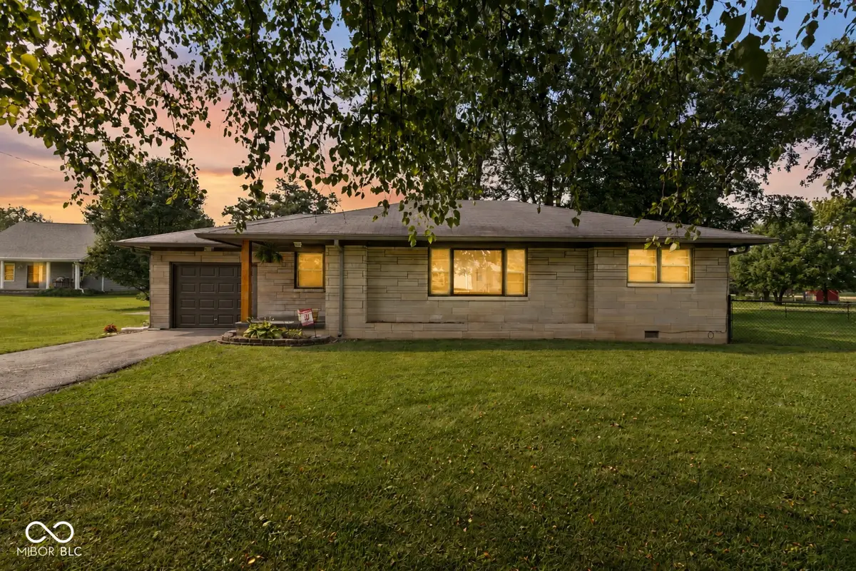 2209 S Miller Avenue, Shelbyville, IN 46176 - #1