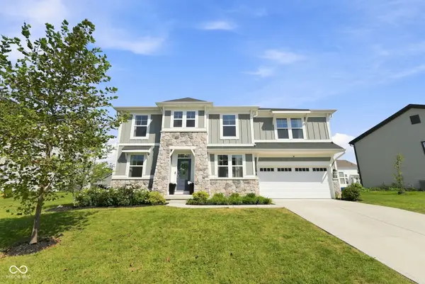 9936 Deep Royal Way, Indianapolis, IN 46239