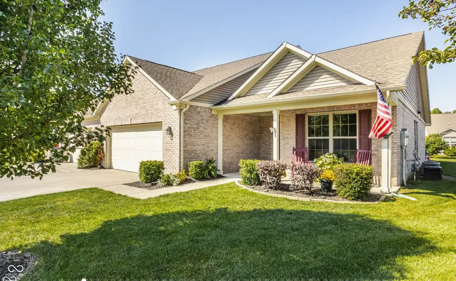 1392 Redstone Drive, Avon, IN 46123 - #2