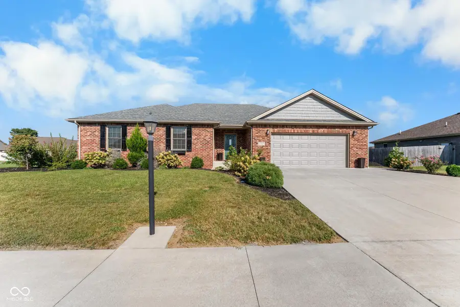 1747 W Bell Ford Drive, Seymour, IN 47274 - #2