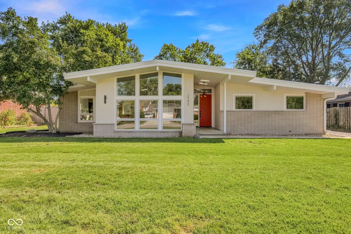 2585 Chestnut Street, Columbus, IN 47201 - #1