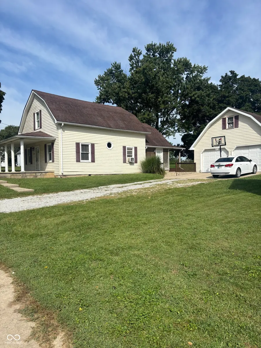 114 E 11th Street, Alexandria, IN 46001 - #3
