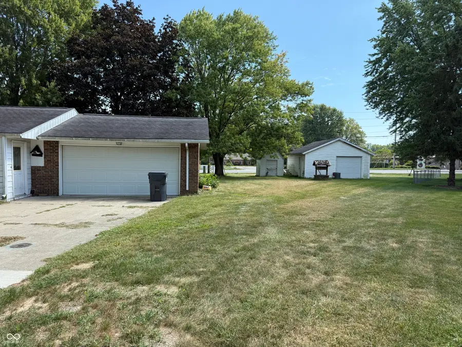 1605 S Longwood Drive, Alexandria, IN 46001 - #2