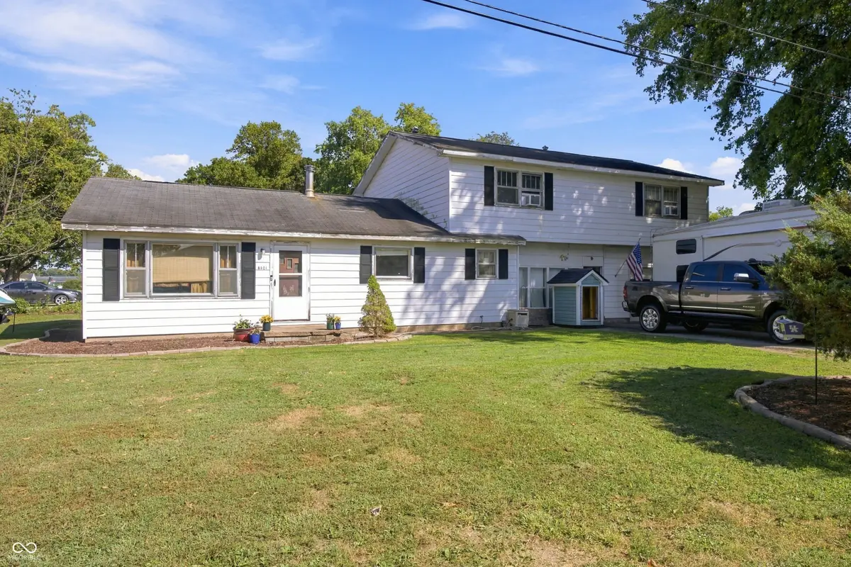 4401 Weekly Drive, Columbus, IN 47201 - #1