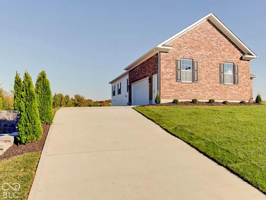 757 Lake Vista Drive, Columbus, IN 47201 - #3