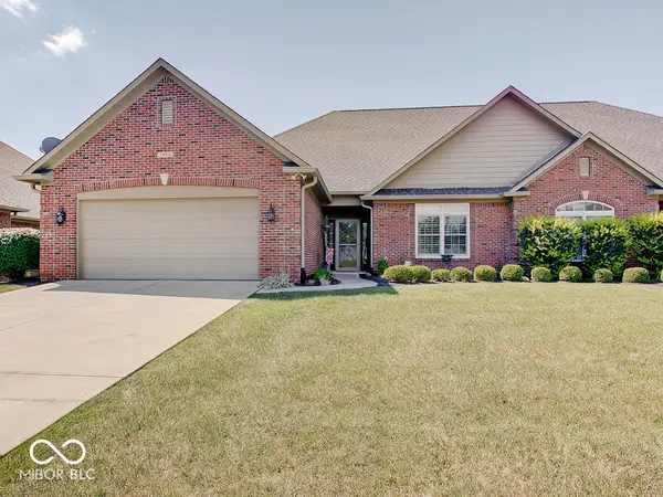 2814 Stones Bay Drive, Greenwood, IN 46143